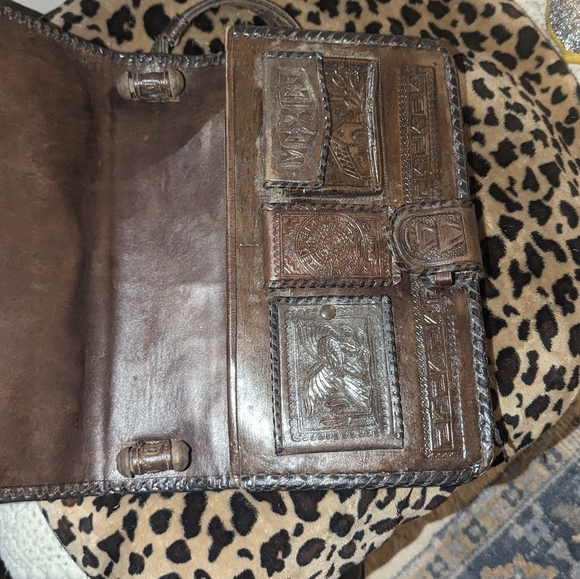 Vintage and tooled Women’s Extra Large Clutch Style organizer unique - Picture 4 of 7